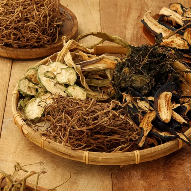 [건나물모음]건고사리 무말랭이 건토란대 건취나물 건곤드레 건시래기 건가지 건애호박 건여주 건고춧잎 고추잎 건유채 건피마자 건톳 건청각 건방풍 건궁채 [원산지:국내산/궁채(중국산)], 1개, (건)애호박 100g