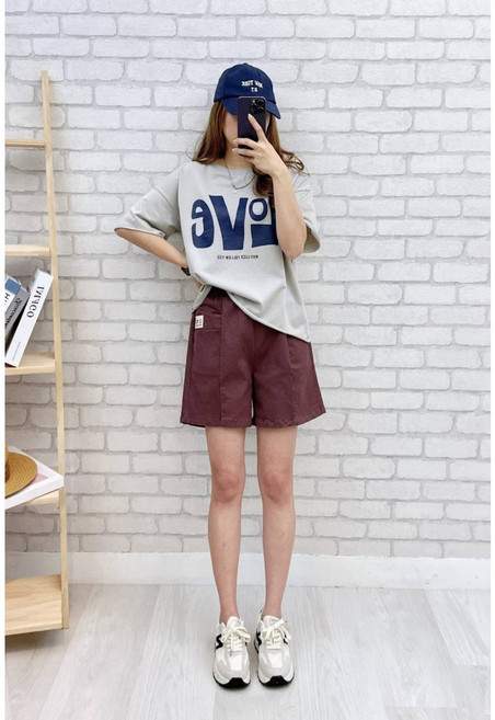 寬鬆微笑短褲