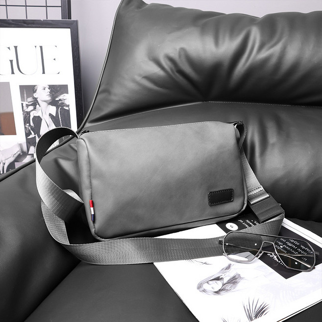 무광 빈티지 남성 크로스백 여름 데일리 미니 숄더백 가로형 메신저백 출퇴근 가방