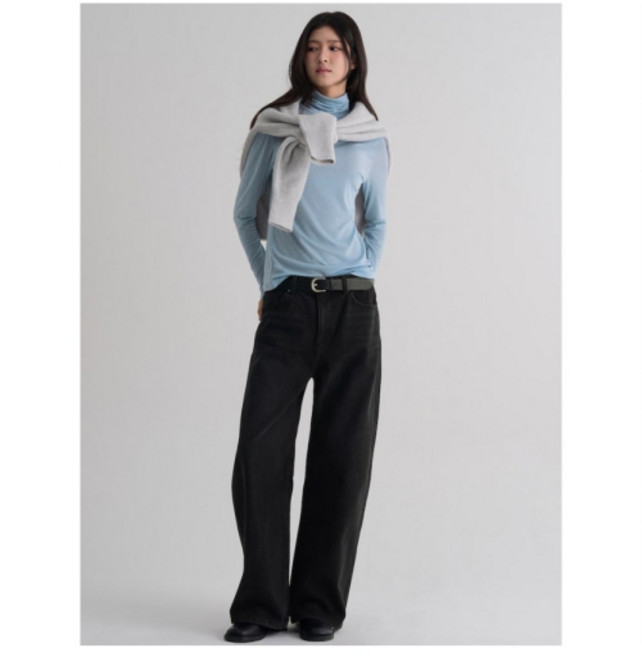 (국내매장정품) 에잇세컨즈 8SECONDS 울텐셀 터틀넥 티셔츠 스카이 블루 356141CM1Q 275875