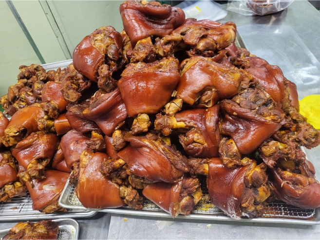 정만농수산 만화고기 100% 30년전통 씨간장 앞다리 뜯어먹는 왕족발, 2개, 1.3kg