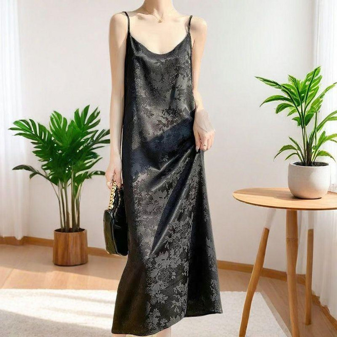 緞面提花吊帶連衣裙 顯瘦過膝中長裙, 黑色,XL 建議103到118斤左右, 黑色
