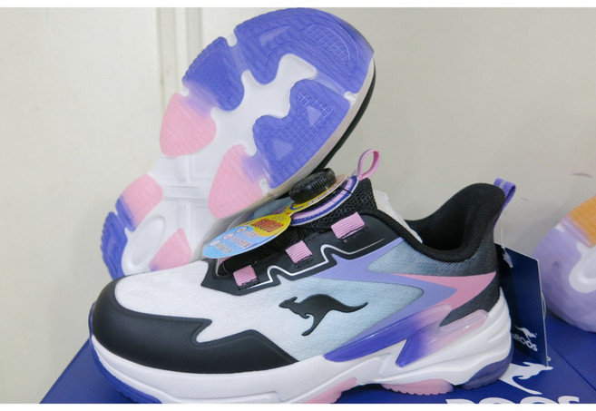 KangaROOS 轉扣大童鞋 KK52168.KK52163.KK52161