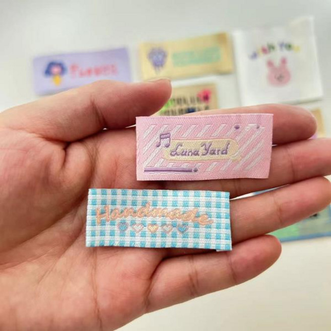 맞춤형 의류 라벨 귀여운 만화 꽃 장식 액세서리 모자 스카프 장갑 수하물, 01 Custom labels