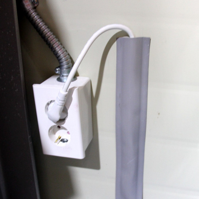 잘라쓰는 접착식 전선 쫄대 몰딩 선정리 커버 55mm 2m