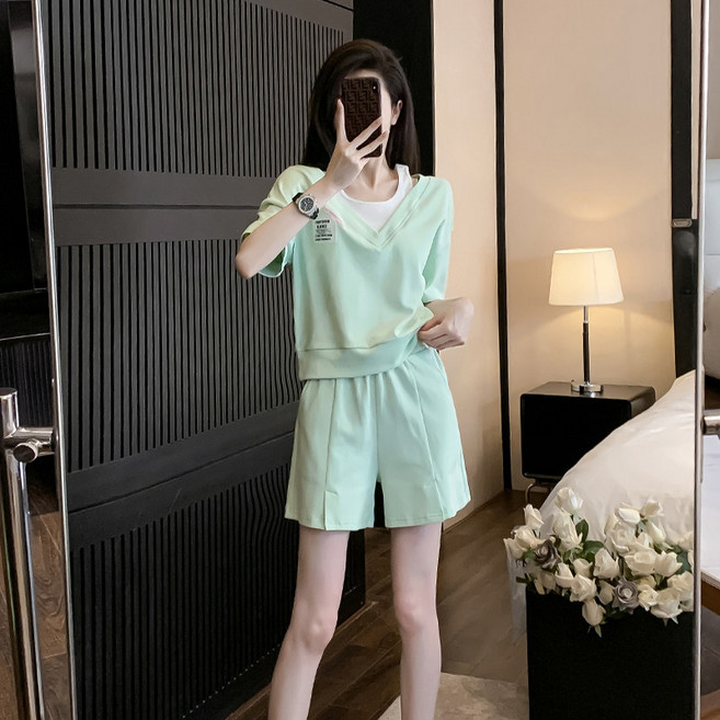 스타일닥터 여성 여름 가짜이너 V넥 반팔 티셔츠 반바지 세트 루즈핏 캐주얼 투피스