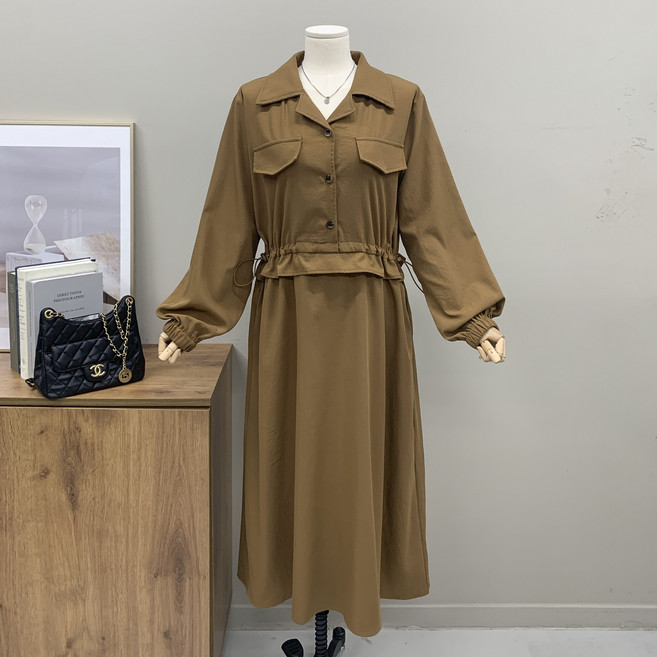 [행복여] 라페 플랩 허리 스트링 오픈 카라 플레어 긴팔 원피스