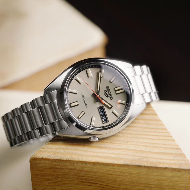세이코 SEIKO5 오토매틱 샴페인 데이데이트 남자메탈시계 SRPK91K1