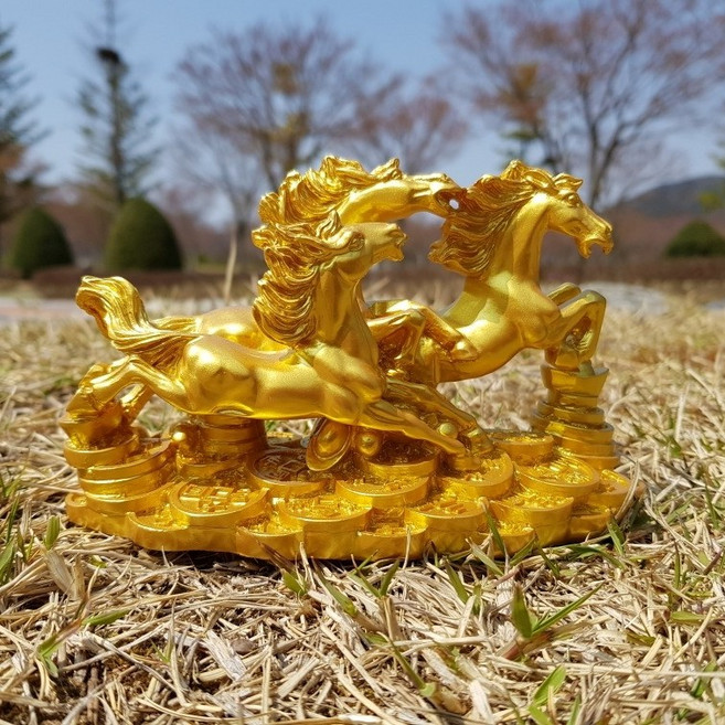 이현아트 풍수인테리어 소품 황금엽전 3마리 말장식