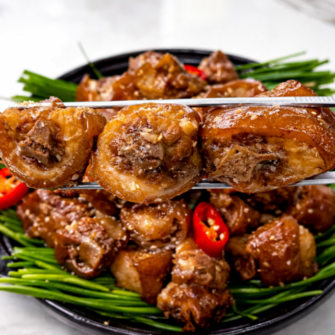 국내산 한돈 돼지꼬리찜 구이 양념 돼지꼬리족발 나혼자산다, 2개, 300g