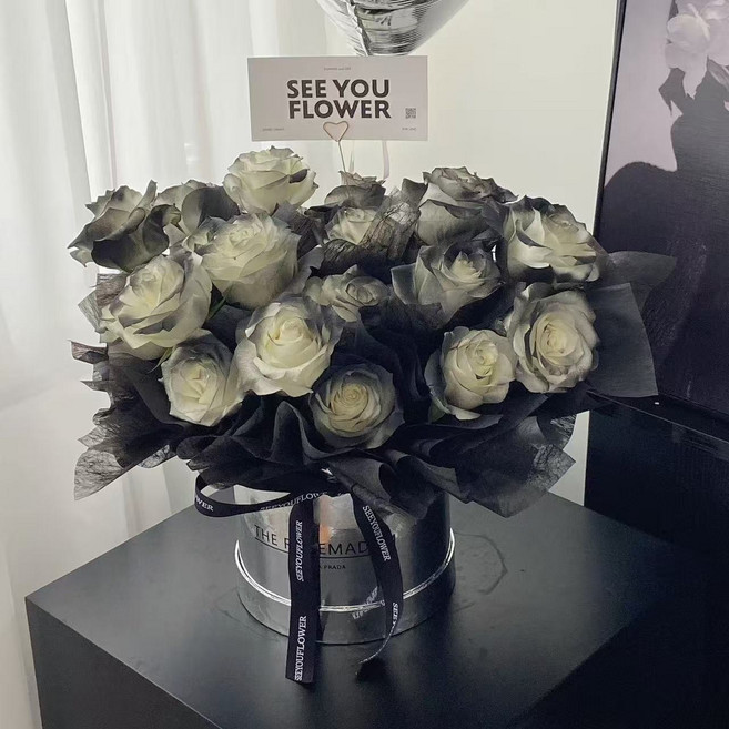 永生花玫瑰曼塔仿真香皂花束高級感三八婦女節送女友閨蜜生日禮物, 1件, 【守護愛情】21朵黑騎士抱抱桶:如圖所示