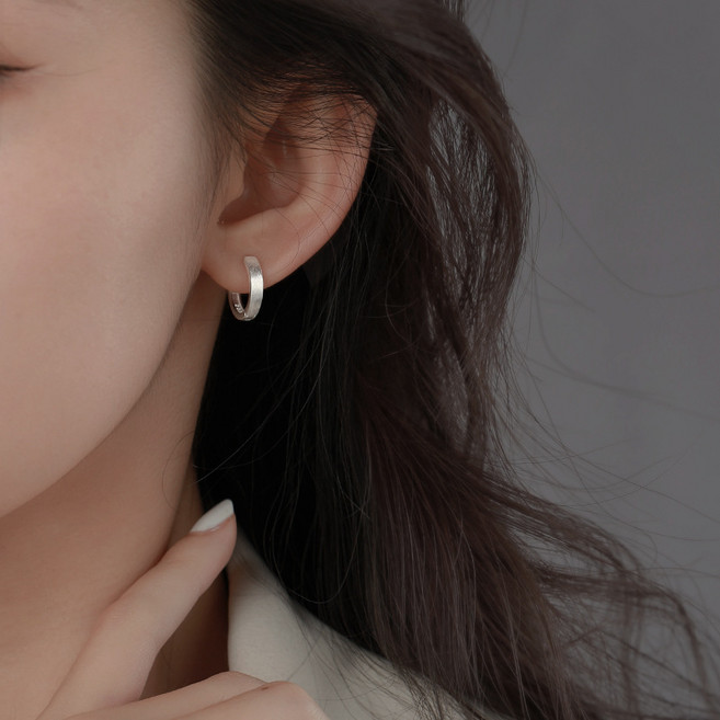 은시엘 실버925 매트 링 귀걸이