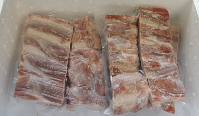 [진심가득푸드]국내산 한돈 냉장 등갈비(500g-2kg), 4개, 500g