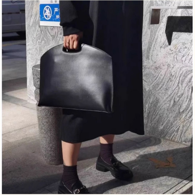 여성 데일리 심플 가방 세련된 외관 실용성 겸비 아이템 오피스 스타일 + A4 수납+ 13.3인치노트북 수납 가능 미니멀 토트백