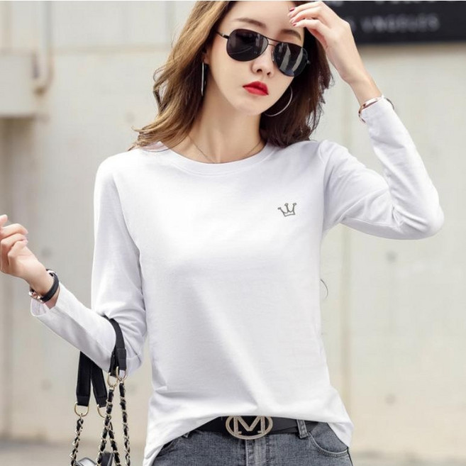 에쉬울프 여성 라운드넥 심플 크라운 자수 긴팔티