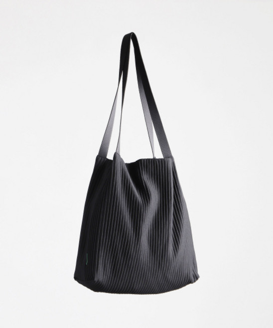 GREEN STUFF 무심한듯 박시한 쇼퍼백 53 플리츠 주름 - black