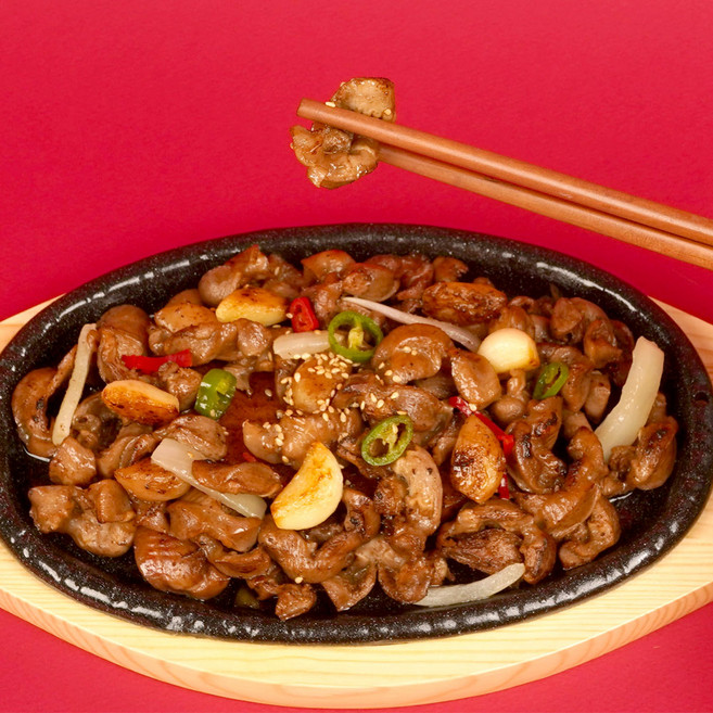 술안주로 오늘딱 통마늘 닭똥집 볶음 300g, 1개