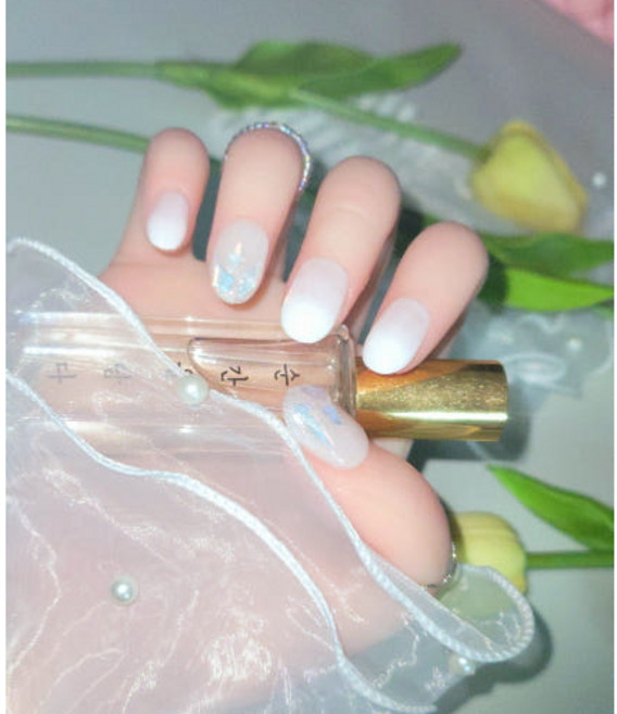 화이트 크리스탈 웨딩 네일팁 / 수제네일팁 고급스러운 여성스러운 데일리, 1개, 숏코핀