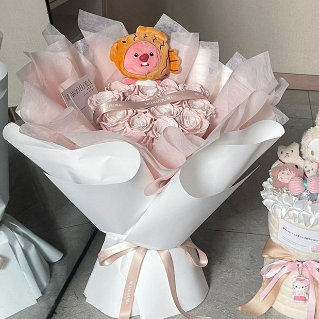 HelloKitty 卡通毛絨玩偶仿真花束, 1個, loopy玩偶花束