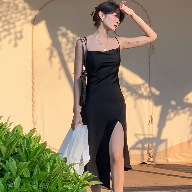 緞面細肩帶開衩長洋裝 2色 氣質法式吊帶連身裙 黑色, 赫本黑,L