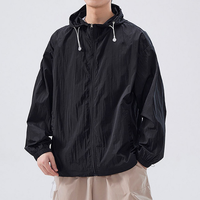 ROYALBELLE 남녀공용 자외선 차단 점퍼 봄 여름 후드 바람막이 경량 루즈핏 캐주얼 커플룩 야외 자켓 D0111906