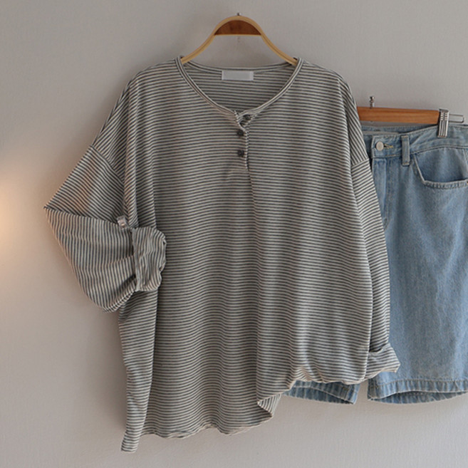 스카이코코 긴팔 티셔츠 단가라 줄지 단추 박스티