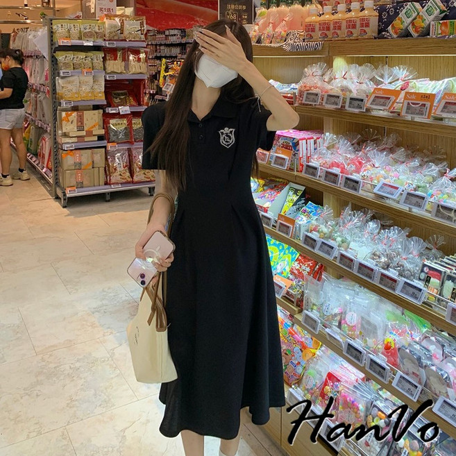 HanVo 甜美收腰POLO領休閒洋裝 舒適顯瘦, 黑色
