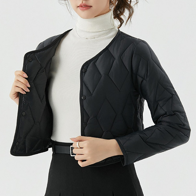 ROYALBELLE 여성 라운드넥 퀄팅 크롭 경량 패딩 점퍼 세련된 데일리 자켓 E0102912