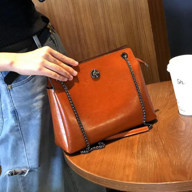 윤휘 소가죽 여성 체인 스트랩 숄더백 66072