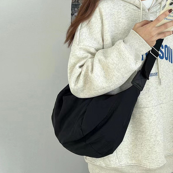 투스펙 크루와상 반달 크로스백(2color)