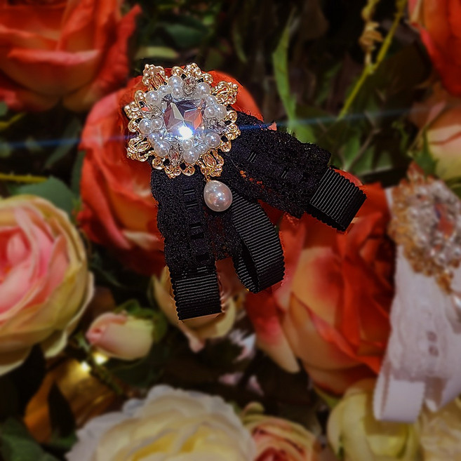 블링살롱 여성 핸드메이드 크리스탈 엔틱 숏브로치 옷 리본 블라우스 코디 연출