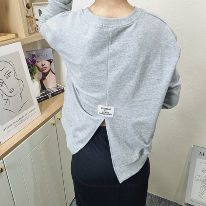 패치 절개 뒤트임 맨투맨 티셔츠