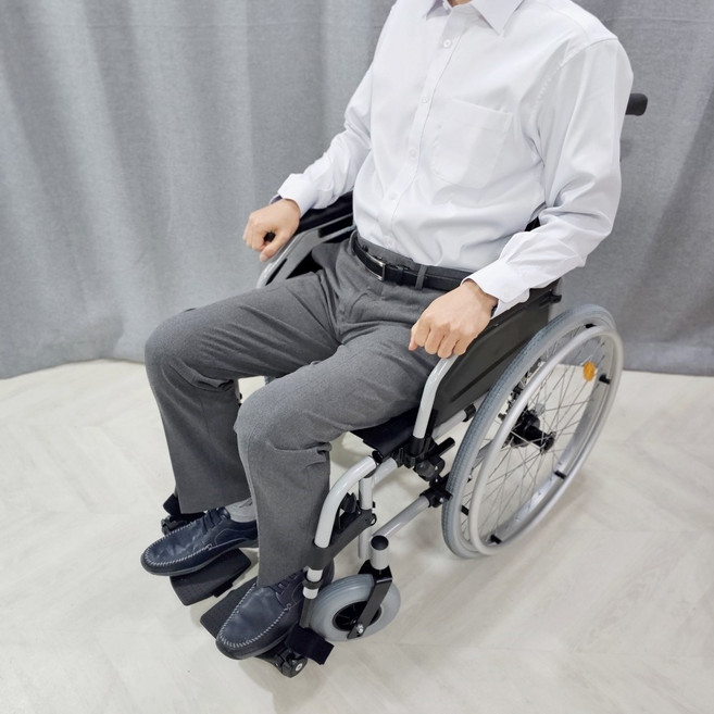 독일 경량휠체어 스타트M1 오토복 여행용휠체어 장애인보장구 보조기기, M (시트폭 400), 일반구매, 스타트 M1, 1개