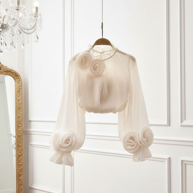 히또리 T4986 아방가르드 프릴반목 장미 디테일 블라우스