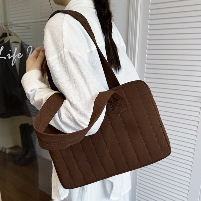 러프룸 숄더백 누빔 노트북 파우치 가방