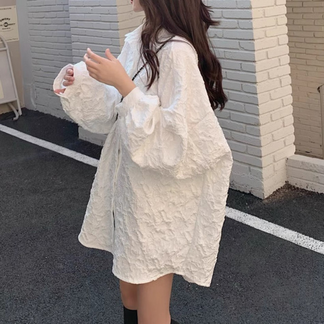 셀리즈로 루즈핏 화이트 엠보 남친셔츠룩
