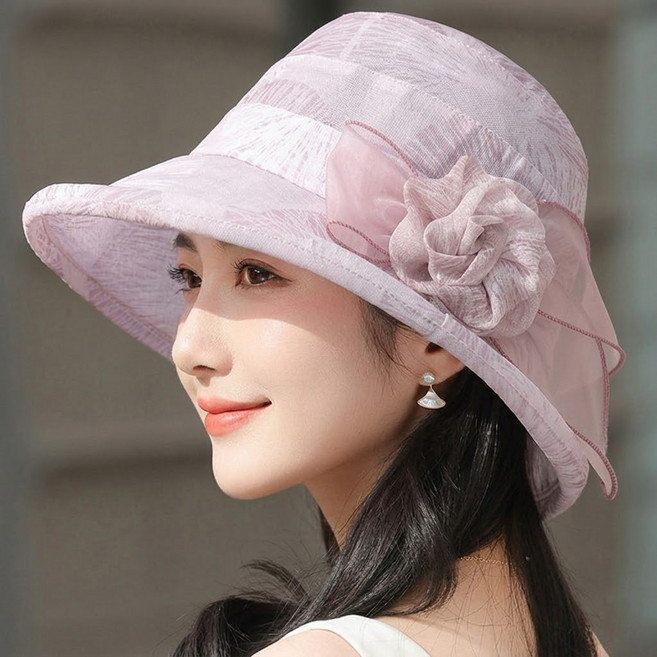 시원하고 화사한 여성 여름 코사지 장식 모자 중년여성 챙모자 버킷햇