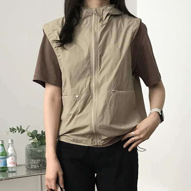 럭키제이 후드 바람막이 조끼 바스락 스트링 경량 베스트 여성 루즈핏 아우터