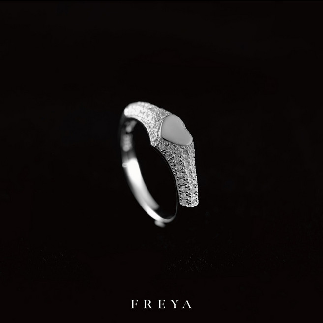 Freya 愛心閃鑽戒指 925純銀鍍18k白金 進口鋯石戒指 可愛個性日常搭配