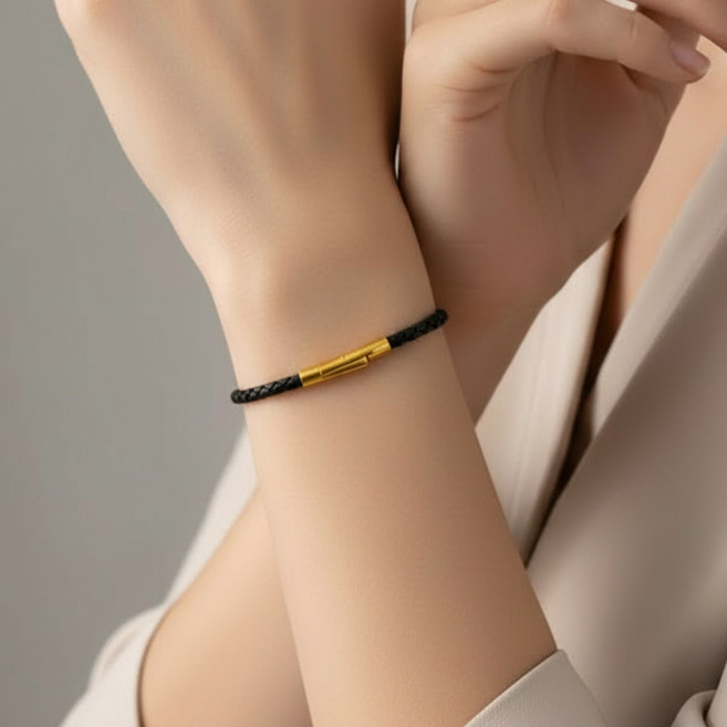 미국 아마존 스테디셀러 르포렘 여성용 가죽 꼬임 팔찌 18K 금도금 튼튼한 푸시락 버클 패션 쥬얼리 여자 친구 생일 선물 추천 고급 가죽 뱅글 데일리 액세서리 by Leporem