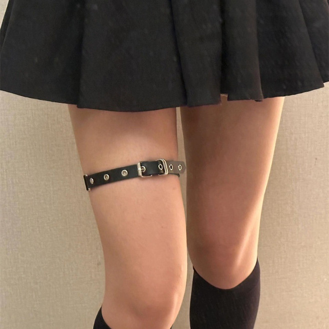 투니스 여성 빈티지 단색 가죽 허벅지 초커