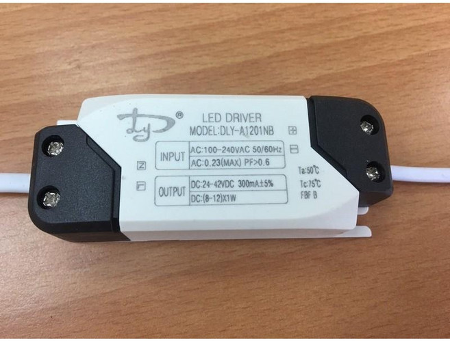 TY LED 驅動器 DLY-A1201NB AC 100-240V 50/60Hz DC 24-42VDC 300mA±5% 1W, 1個, 8~12W(驅動)DC接頭(含稅)