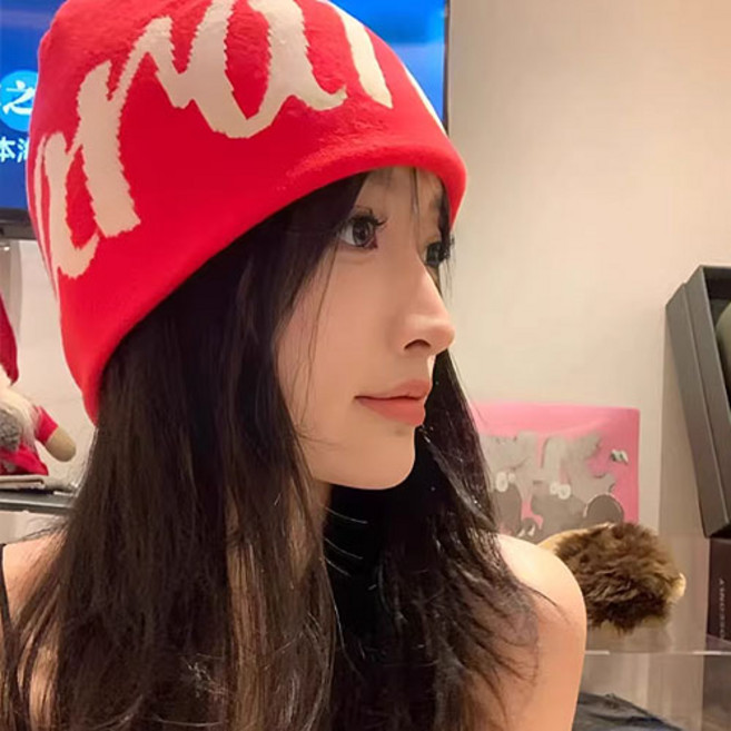 유어더메인 남녀공용 보온 레터링 비니