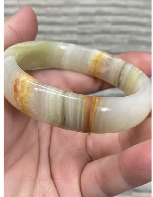 天然纏絲玉手鐲 58 mm, 1個