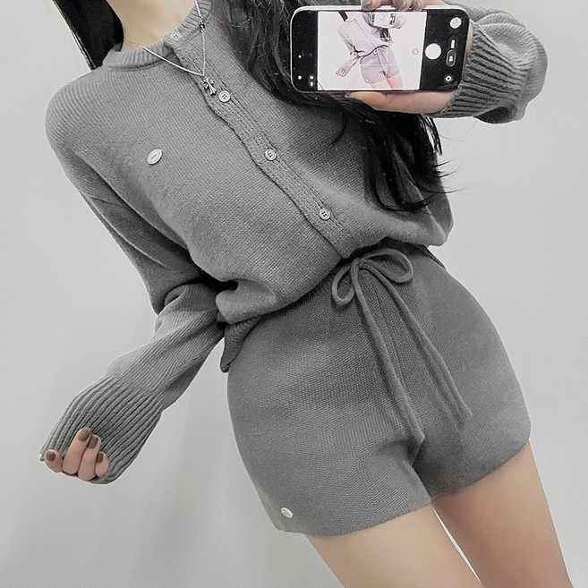 VANANA2 [편한셋업!/집앞마실룩] 여리핏세트 라운드넥 펜던트 도톰골지 니트가디건+반바지 투피스 여성상하의 SET