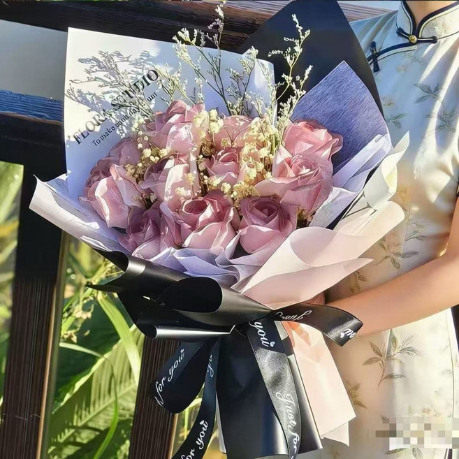 七夕節禮物 香皂玫瑰花束 9朵畢業花束送朋友閨蜜, 1個, 白月光-烏梅子醬（禮物袋+燈）