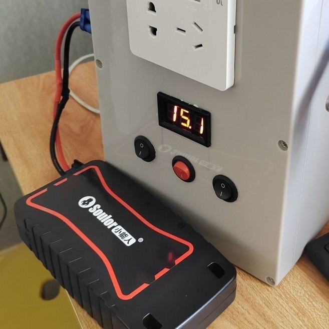多功能手搖發電機 附帶電壓表及USB充電接口, 1個, 30瓦發電機+儲電寶