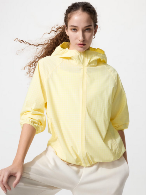 유니클로 여성 바람막이 포켓터블 UV컷 파카 나노디자인 체크 485672