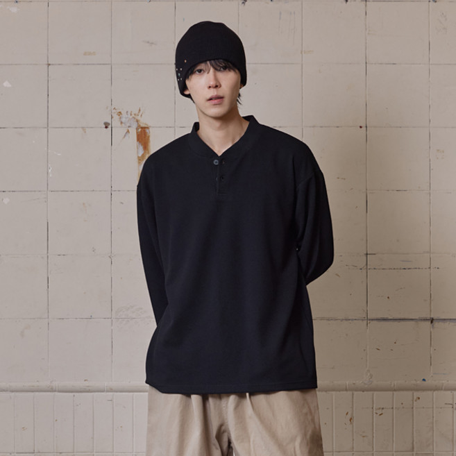 러기드하우스 차이나 헨리넥 엠보 긴팔 티셔츠 블랙