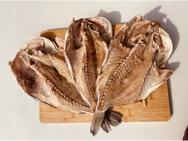 전남고흥에서 작업해서 해풍으로 말린 깨끗하고 신선한 반건조 능성어3미 반찬용 선물용, 능성어 3미(25cm~30cm)